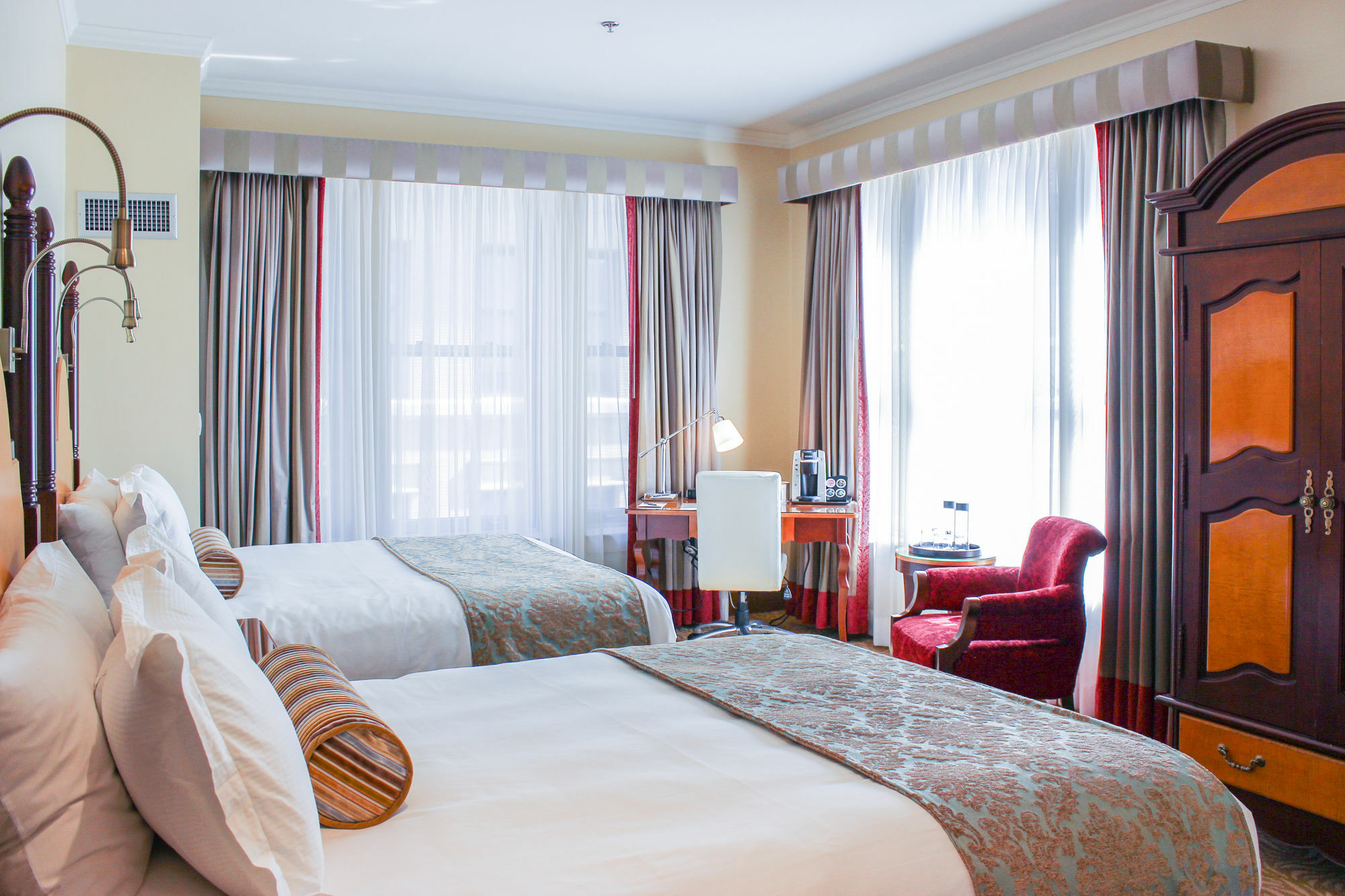 Hotel โพรวิเดนซ์ ภายนอก รูปภาพ